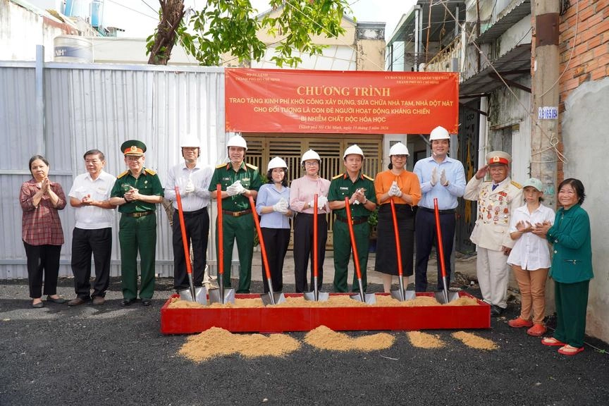 Hơn 600 triệu đồng hỗ trợ xóa nhà tạm, nhà dột nát cho gia đình chính sách