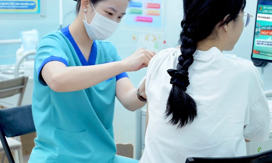 Bước ngoặt phòng ung thư: Vaccine HPV được tiêm bắt buộc từ 1/7
