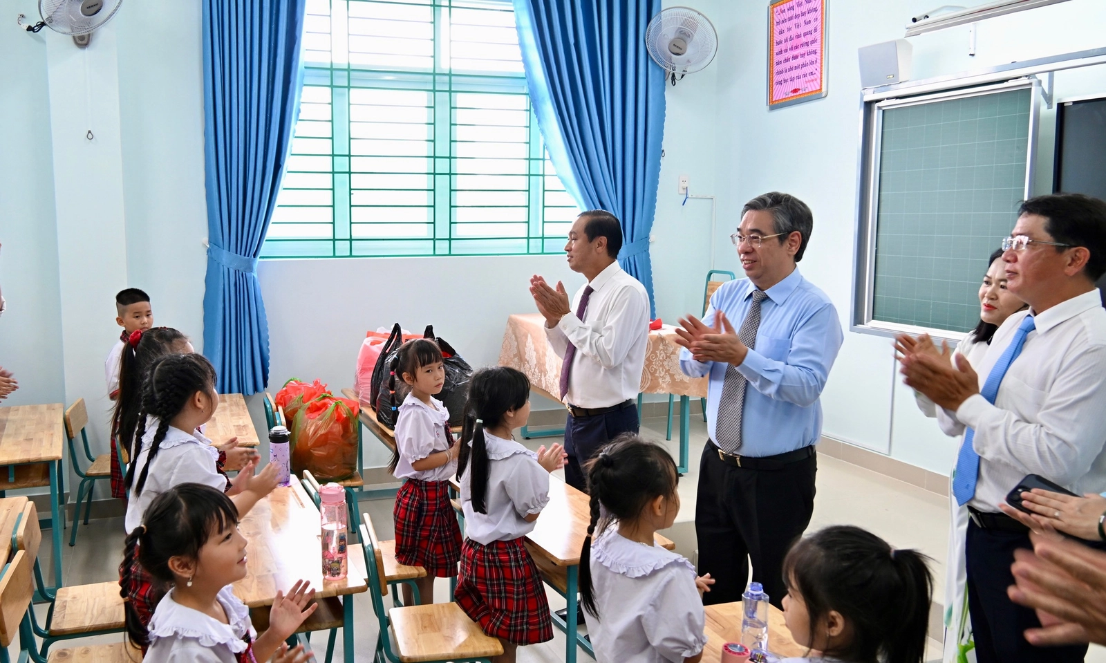Diện mạo mới từ khu đất nghĩa trang cũ: Trường Tiểu học Trần Đại Nghĩa khang trang đón học sinh