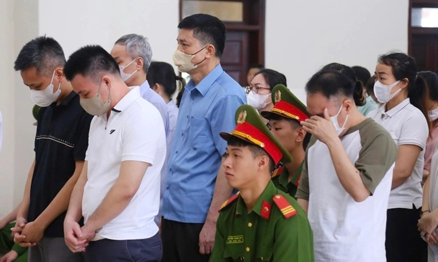 Xét xử phúc thẩm vụ án có hai cựu Cục trưởng An toàn thực phẩm liên quan