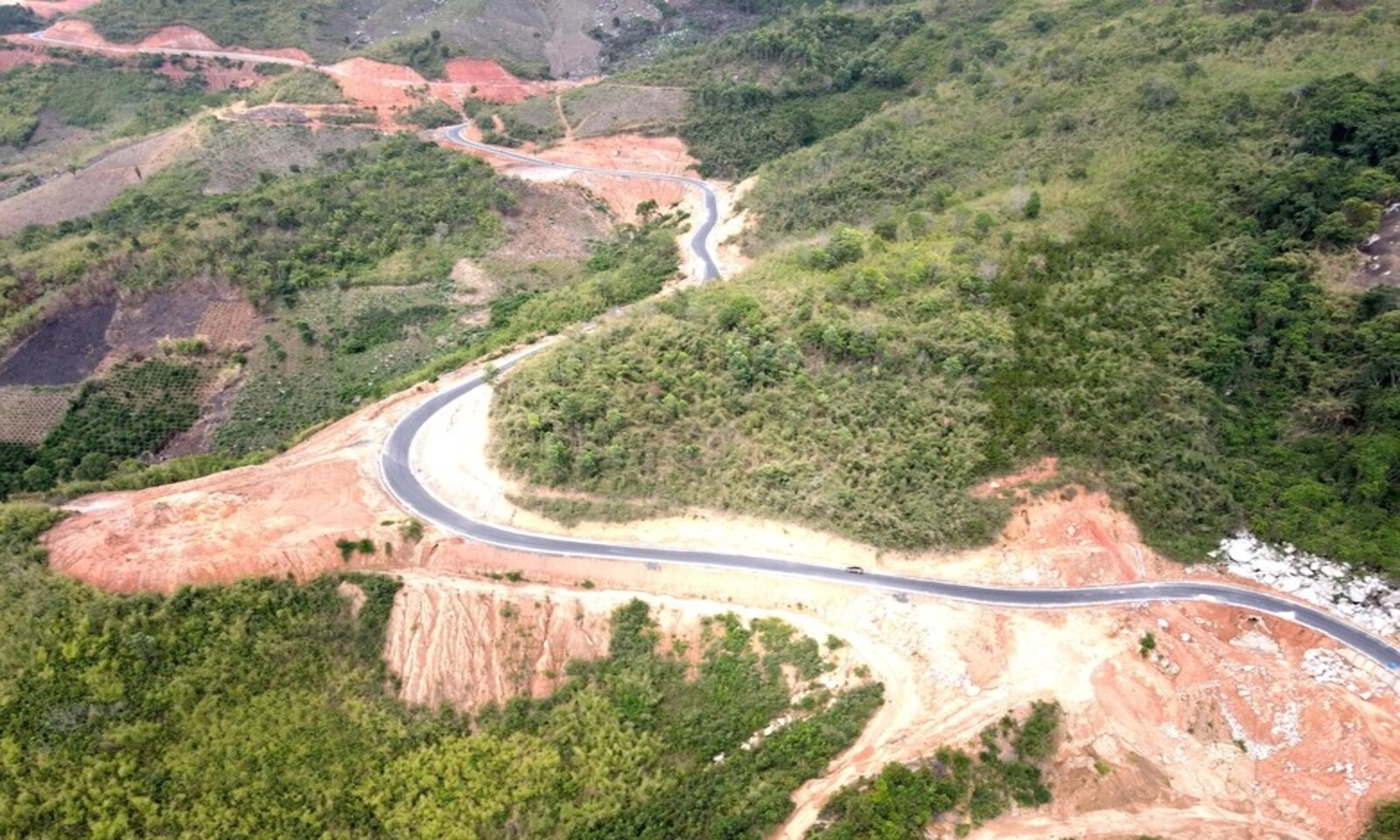 Lâm Đồng: Tăng tốc thi công ĐT.722, quyết tâm thông xe trước 30/6/2026