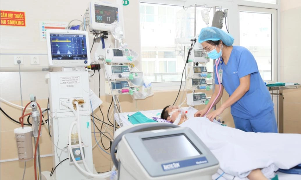 Bé trai thoát nguy kịch sau đuối nước nhờ được sơ cứu kịp thời