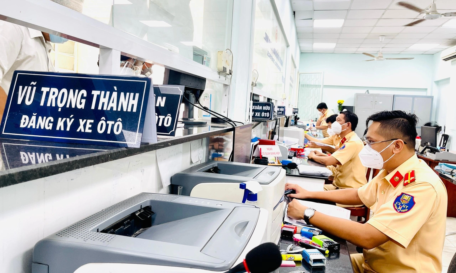 Từ 08/6/2026: Hồ sơ đăng ký sang tên xe có nhiều điểm mới