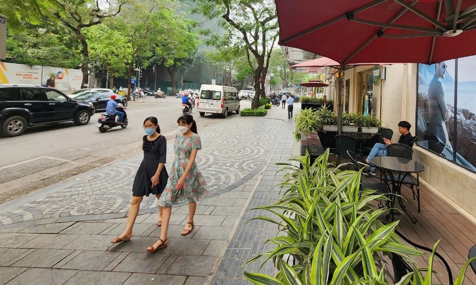 Hà Nội đề xuất thí điểm cho thuê vỉa hè để kinh doanh và phát triển kinh tế đêm