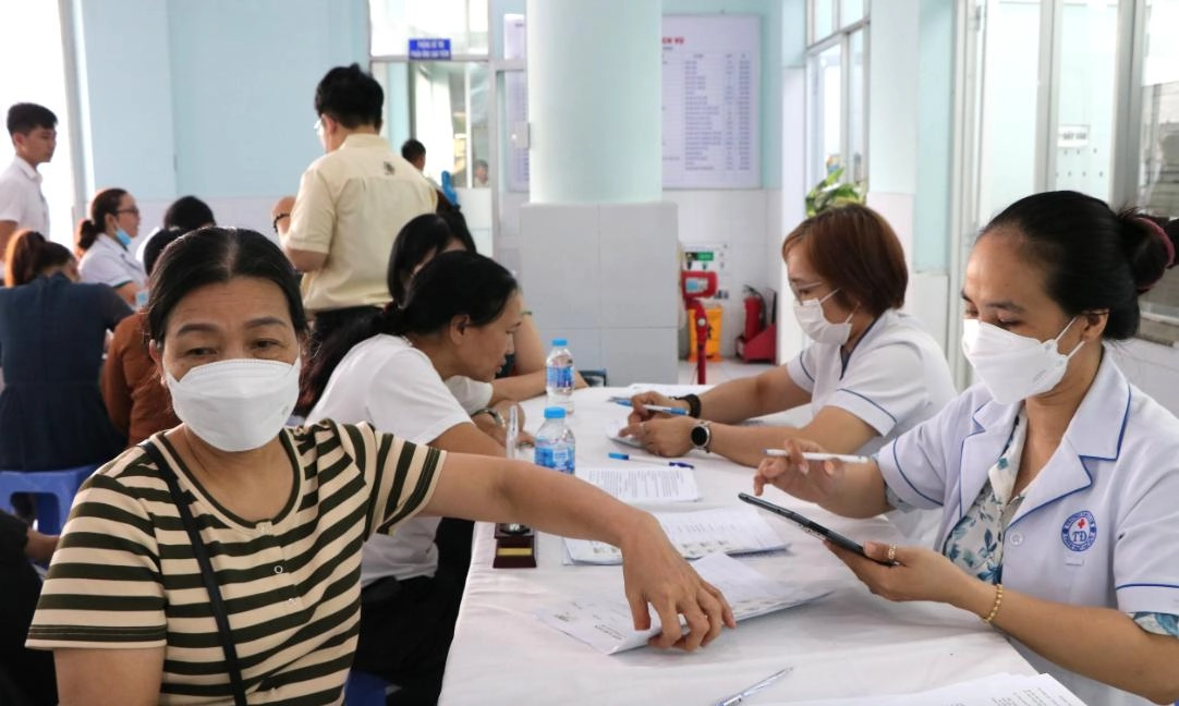 TPHCM đề xuất tăng hơn 1.800 nhân viên y tế cho hệ thống trạm y tế
