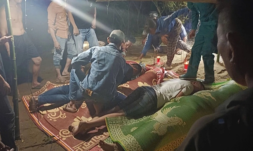 Lật thuyền trên sông Ngàn Phố, 4 người tử vong, trong đó có 3 trẻ em