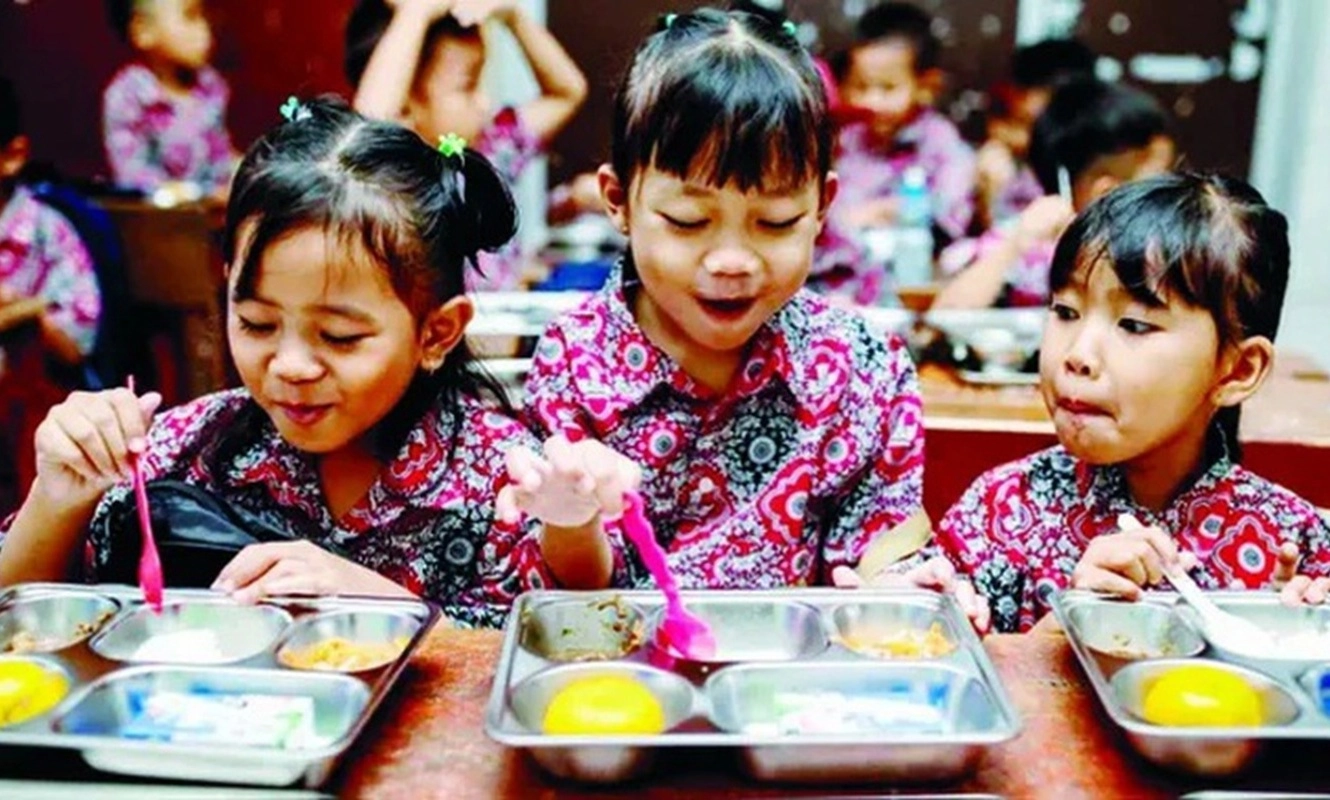 Indonesia: Bữa ăn miễn phí vướng bê bối