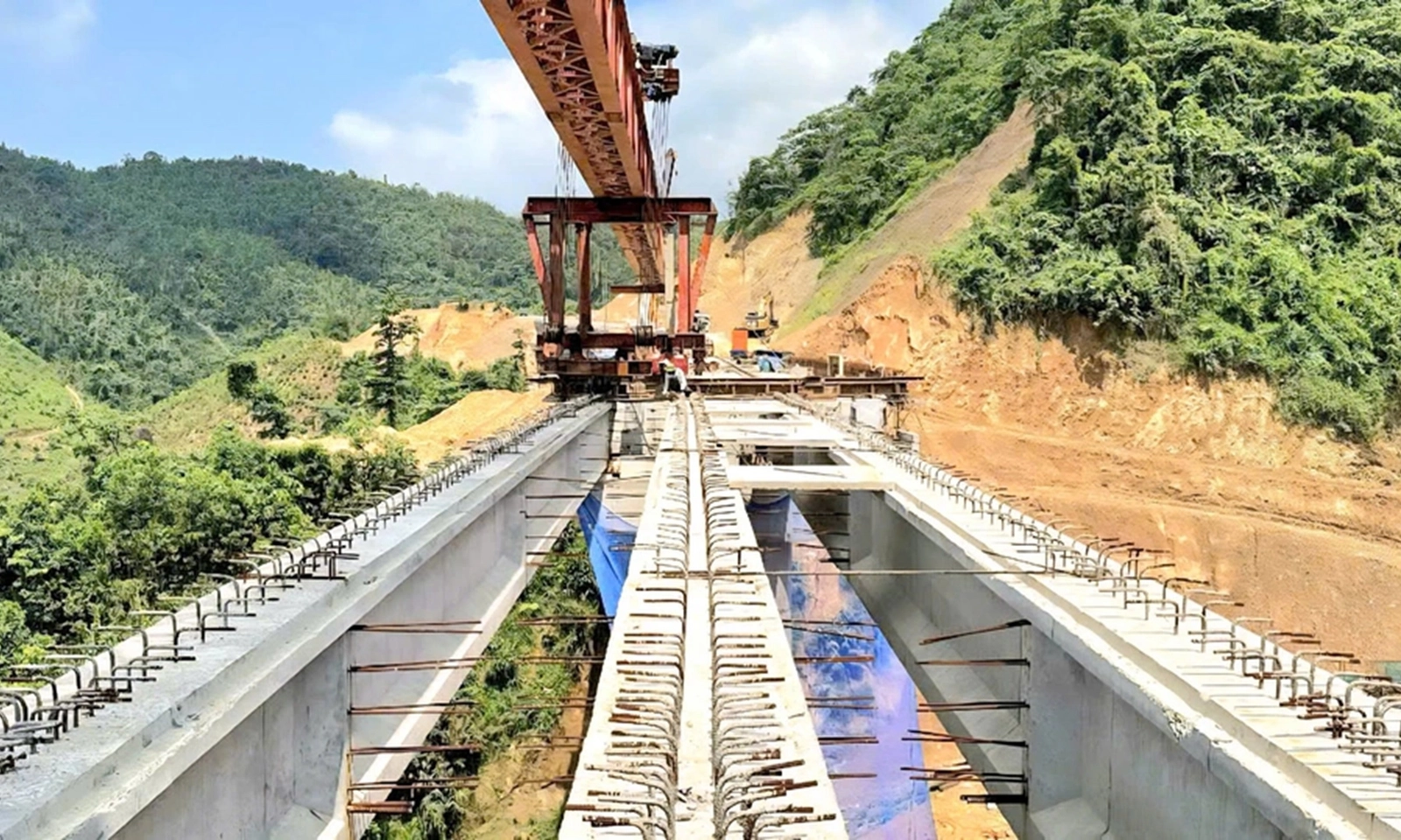 Bộ Xây dựng yêu cầu đẩy nhanh tiến độ dự án đường Hồ Chí Minh qua Tuyên Quang