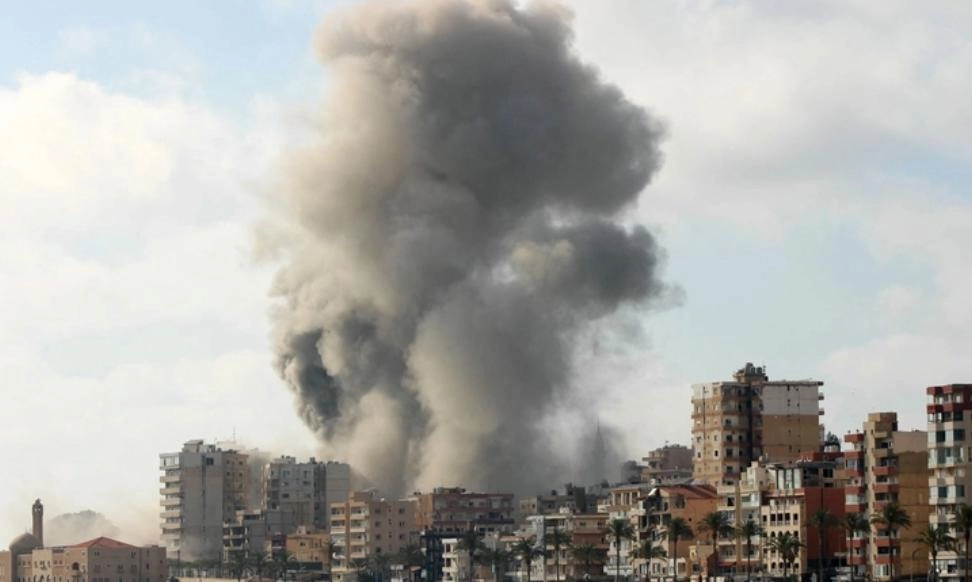 Israel không kích đáp trả Iran,