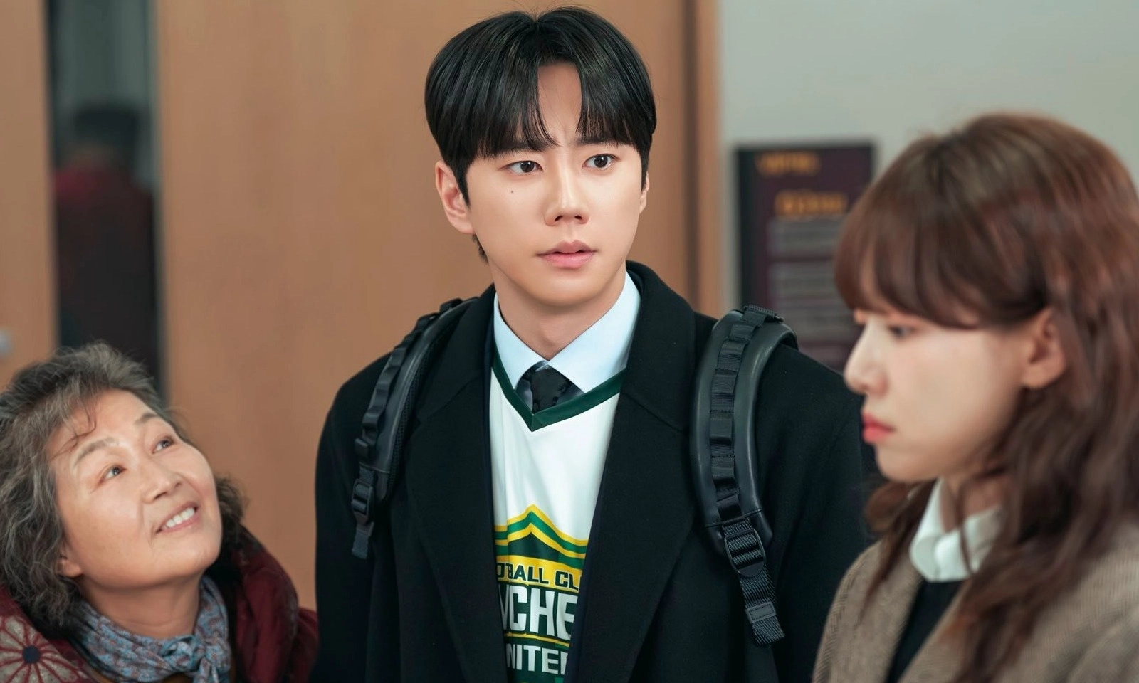 Cười mệt với Chủ Tịch Tập Sự (Reborn Rookie), phim Hàn vừa chiếu đã gây bão
