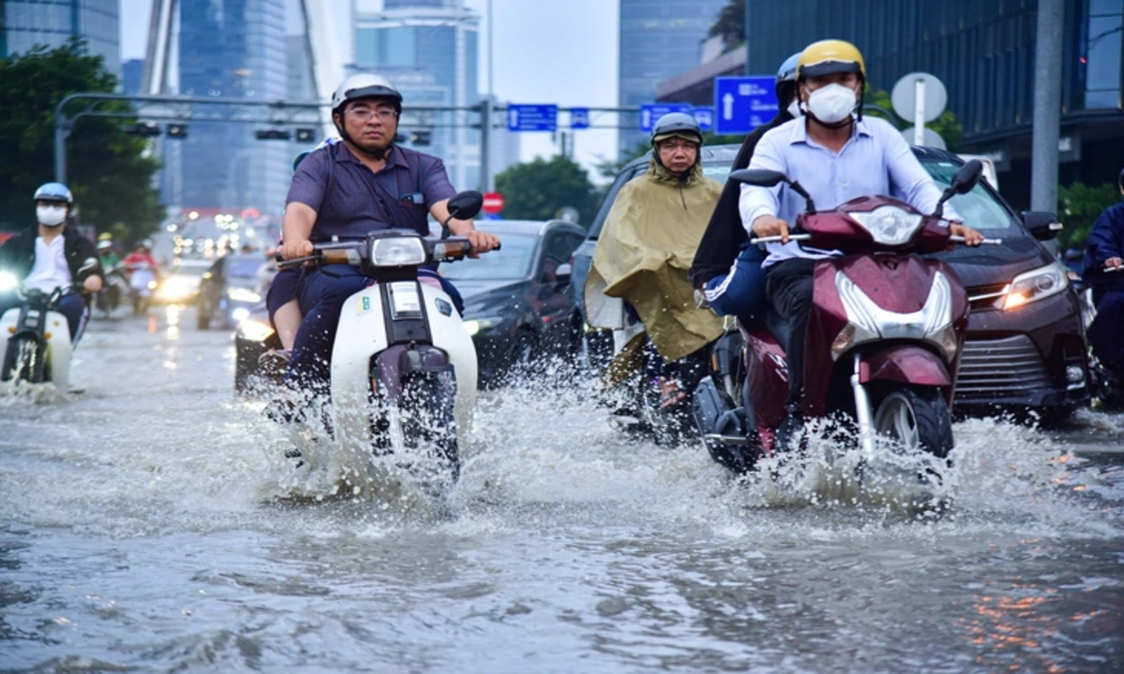 Thời tiết 14/6: Bắc Bộ mưa lớn từ chiều tối, Trung Bộ nắng nóng gay gắt