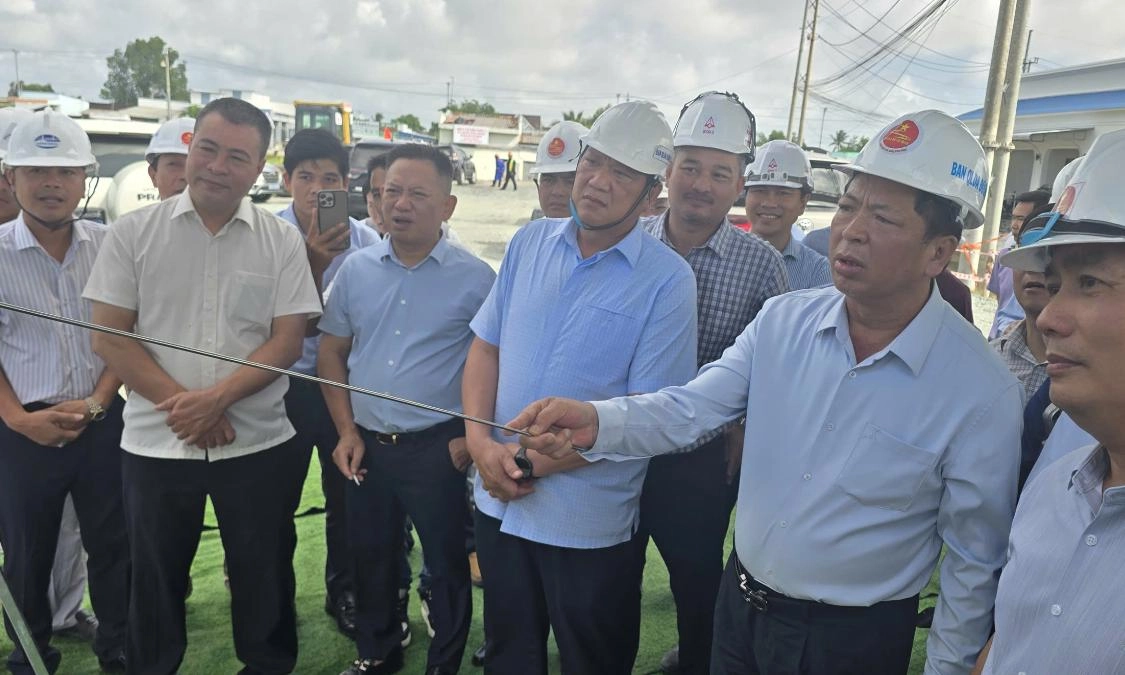 Tháo điểm nghẽn, đẩy nhanh tiến độ đường Hồ Chí Minh về đích đúng hẹn