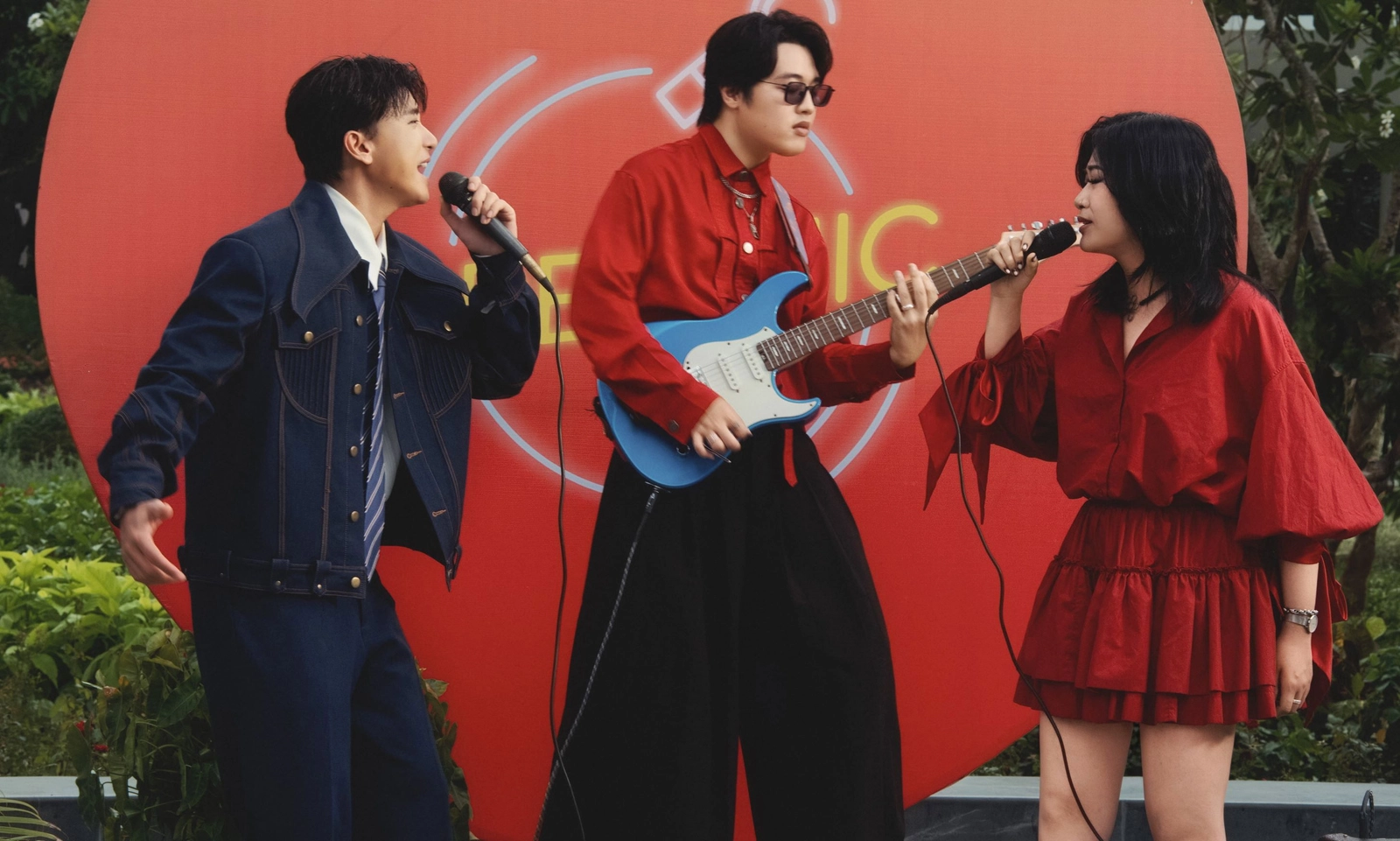 S.T Sơn Thạch trở lại với MV Ngược Hướng đậm màu sắc điện ảnh, kết hợp Trâm Anh và Ma Ran Đô