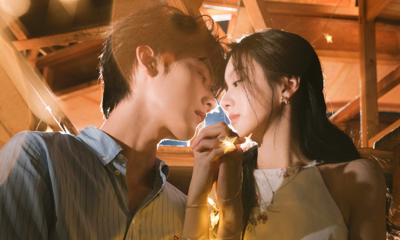 Phim ngôn tình mới có cặp đôi tỉ lệ chênh lệch vàng nhưng không cứu nổi kịch bản 3 xu