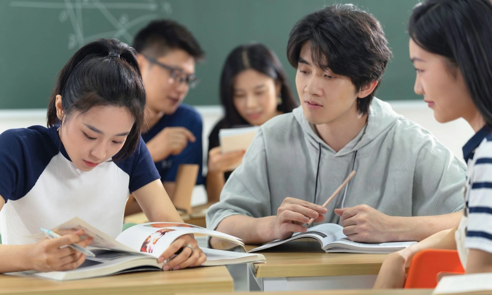 4 năm thanh xuân đổi lấy cái kết ê chề bên gã bạn trai “chưa lớn”