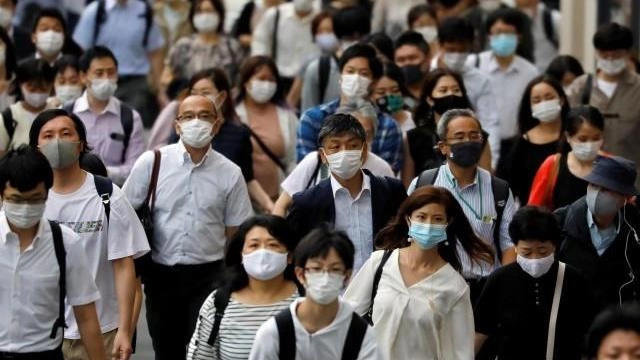 Nước súc miệng cháy hàng tại Nhật Bản và lời cảnh báo từ chuyên gia