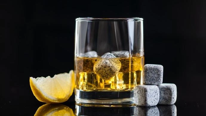 Đá lạnh vĩnh cửu làm từ gì, dùng có an toàn?