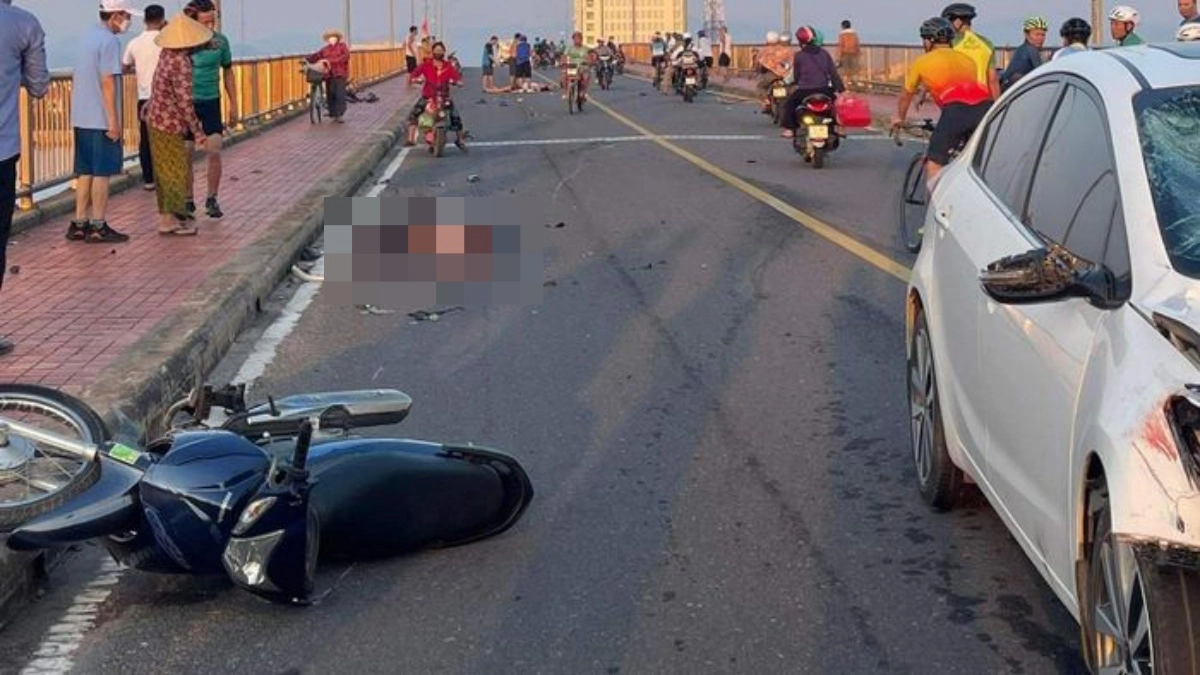 Tin tức tai nạn giao thông hôm nay: Ôtô tông liên hoàn trên cầu Nhật Lệ