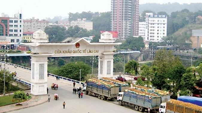 Khôi phục hoạt động tại cửa khẩu quốc tế Lào Cai từ 8/1