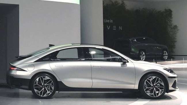Xe điện Hyundai IONIQ 6 đoạt giải “Ô tô của năm” 2023 tại Mỹ
