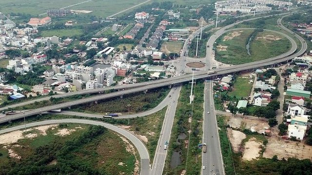 Đề nghị xử lý công ty không chịu bàn giao đất để làm đường Vành đai 3