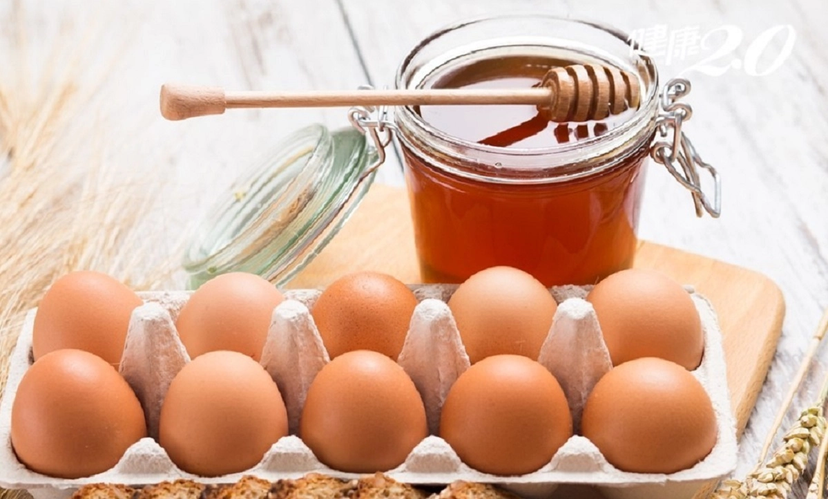 Mật ong ăn cùng với trứng có ngộ độc không?
