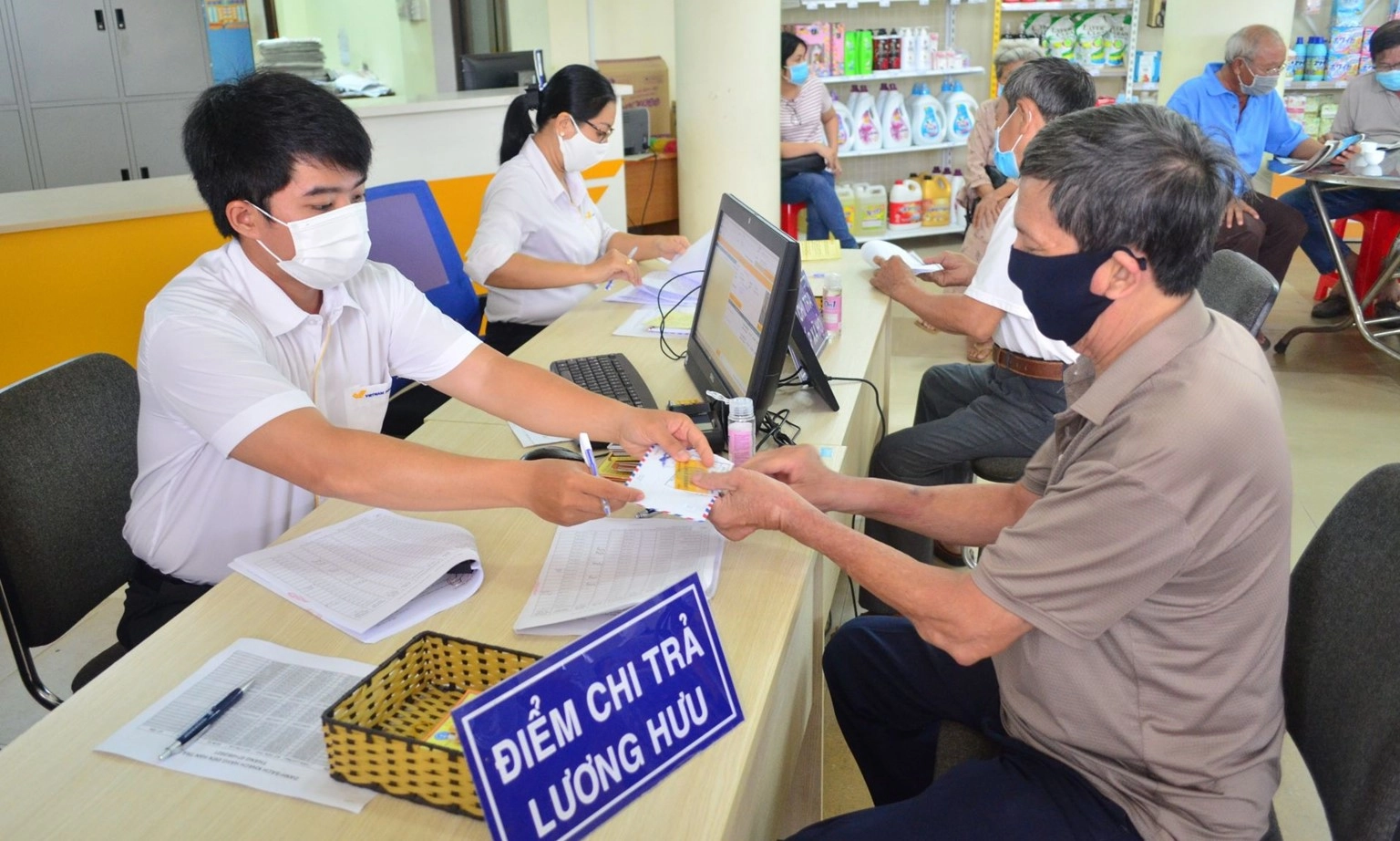 Những thay đổi về chính sách BHXH, BHYT năm 2024