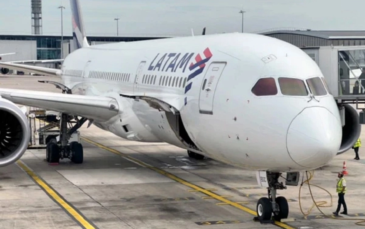 Điều tra nguyên nhân sự cố máy bay Boeing 787
